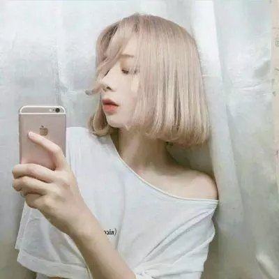 这名男子，捡到了人鱼。